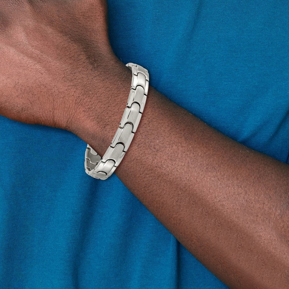 Chisel Titanium Brushed and Polished 8.5 inch Link Bracelet