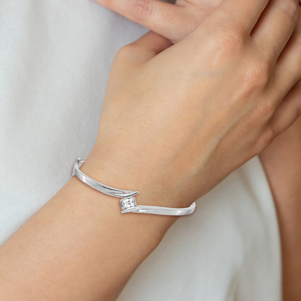 14k White Gold AAA Diamond Hinged Bangle