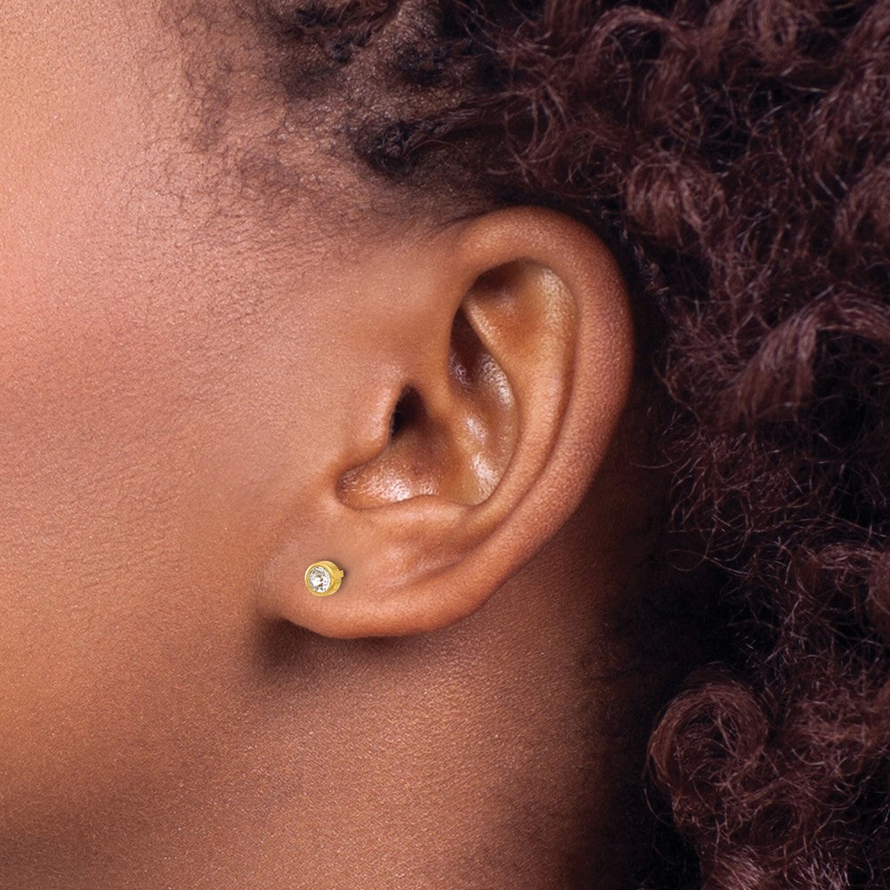 Piercing only 14K Polished 4mm Crystal Bezel Post Earrings