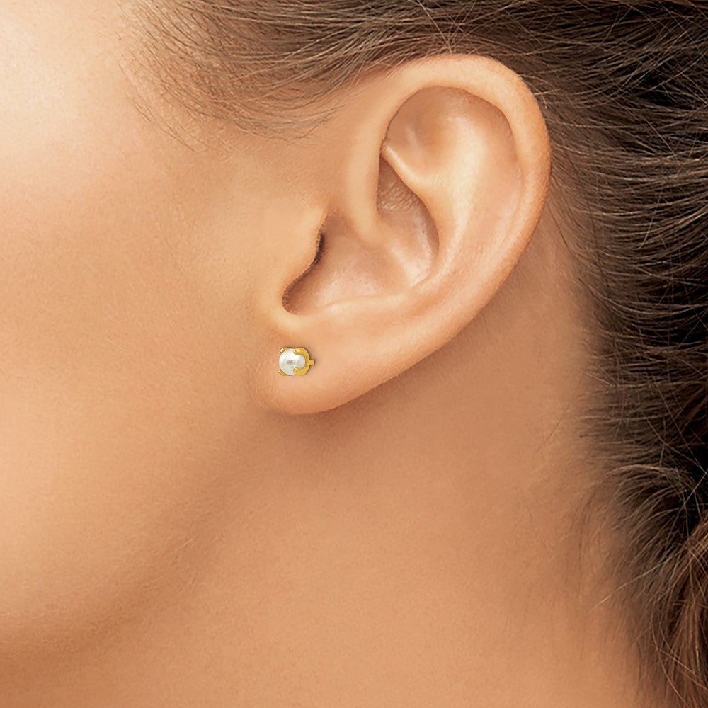 Piercing only 14k 4mm Simulated Pearl Earrings