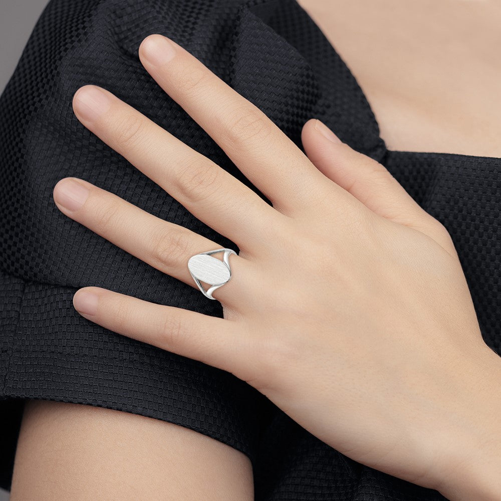 14k White Gold 17.0x9.0mm Closed Back Signet Ring