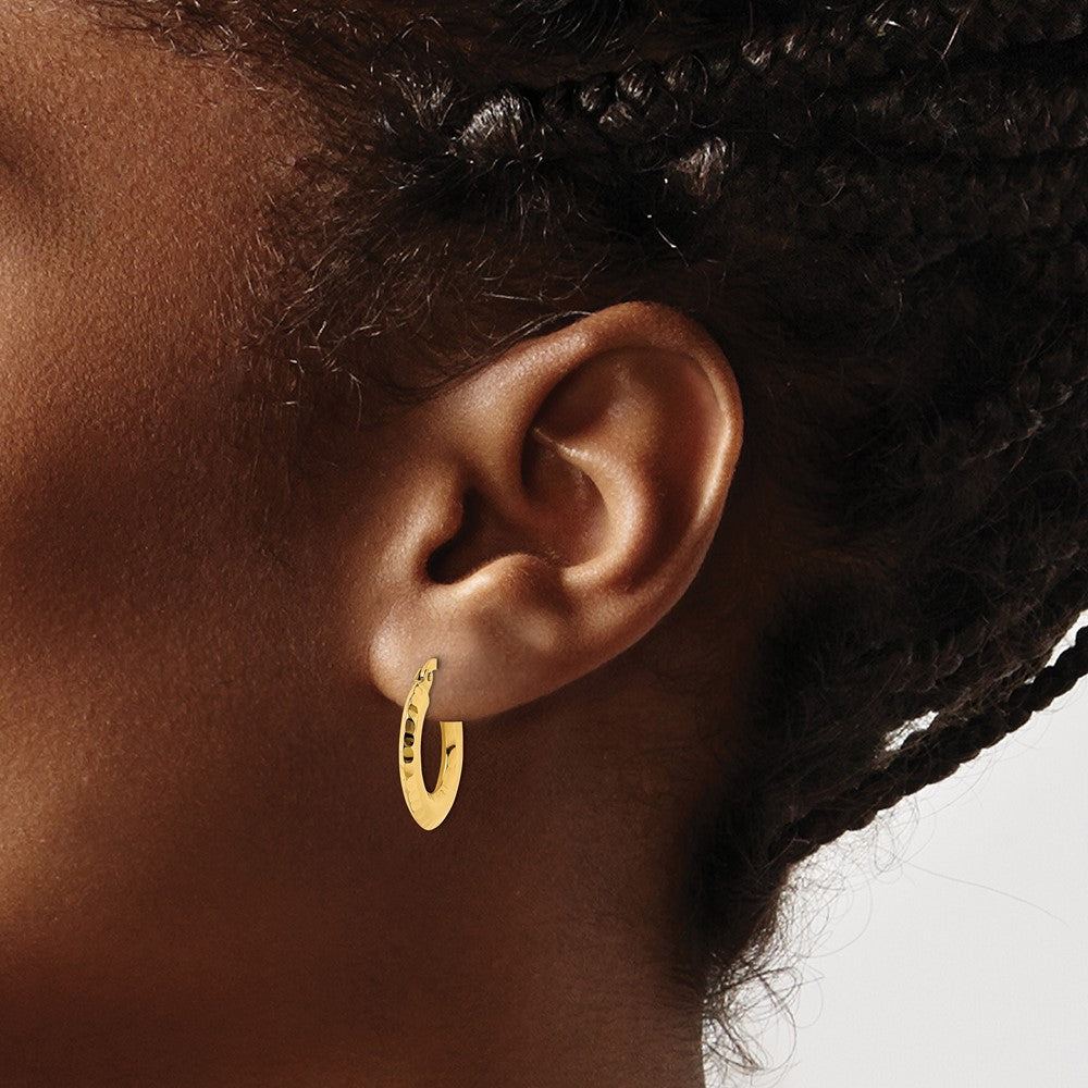 14k Yellow Gold Polished Diamond-cut Knife-edge 2x18mm Round Hoop Earrings