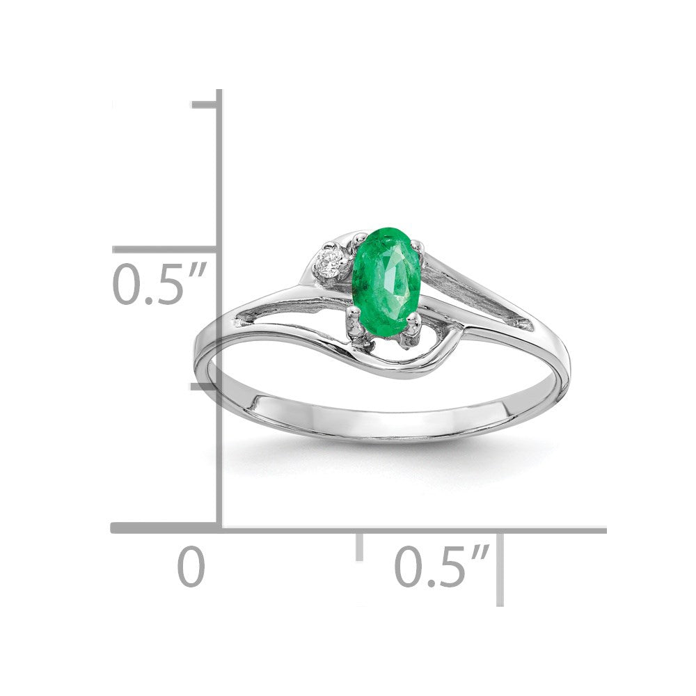 14k White Gold 5x3mm Oval Emerald AA Diamond ring