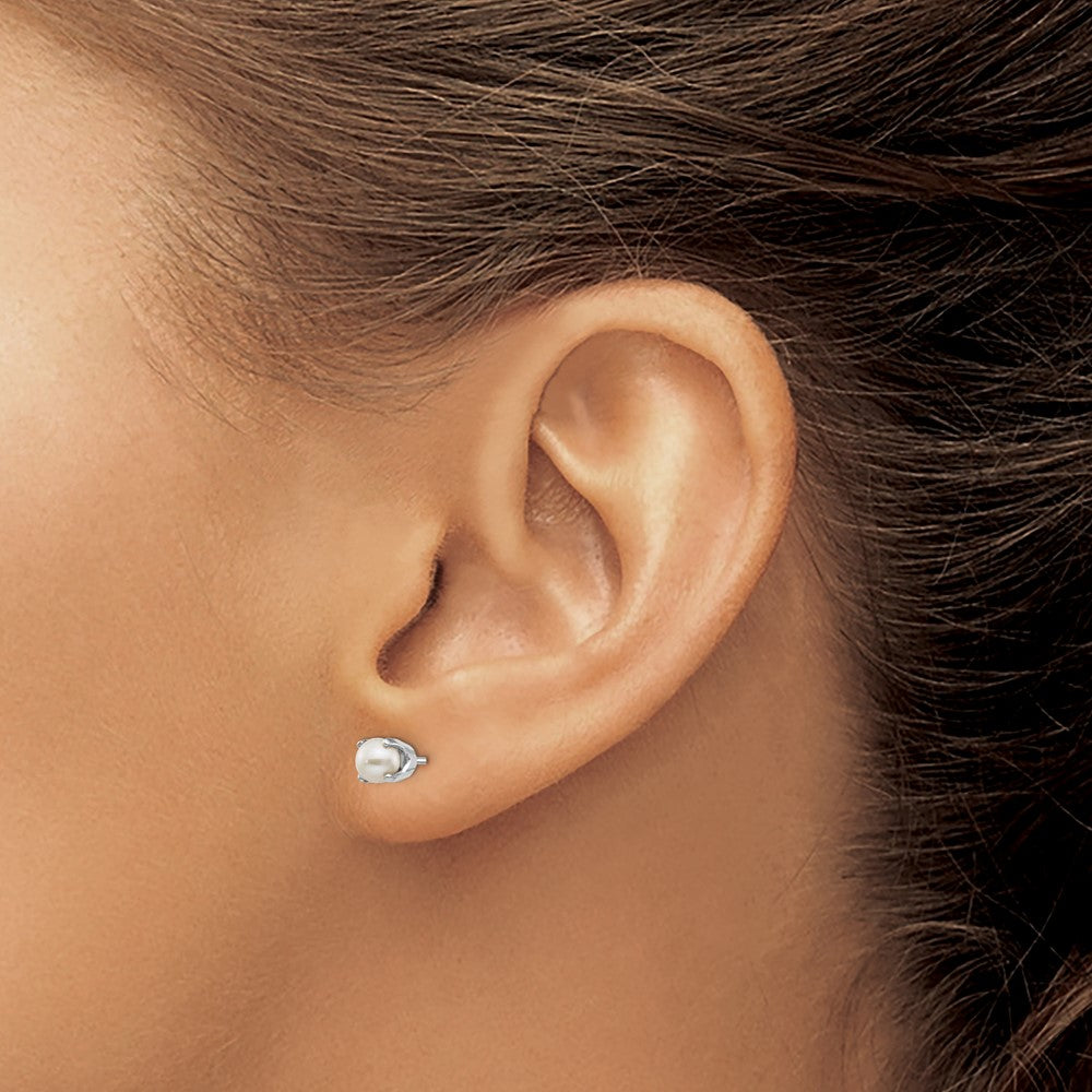 14k White Gold 4mm FW Cultured Pearl Stud Earrings