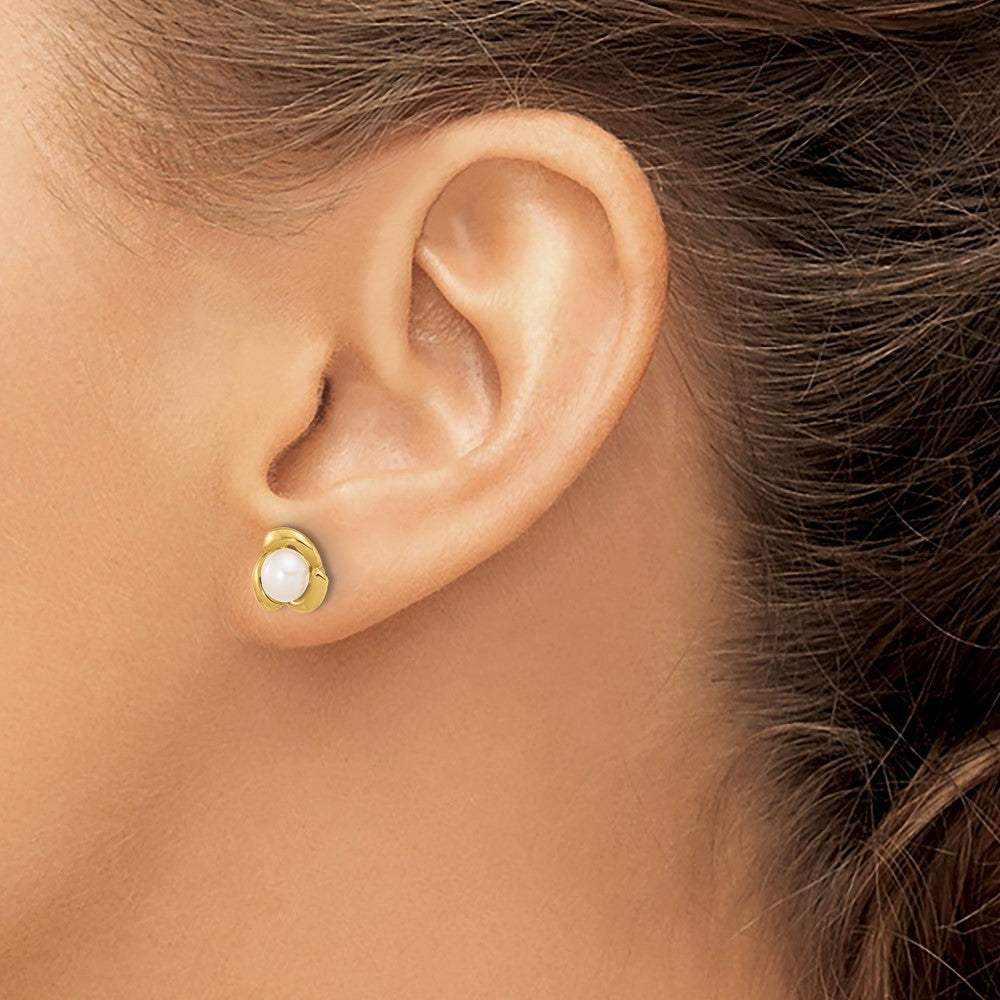 14K 4-5mm Round White FWC Pearl Flower Post Earrings