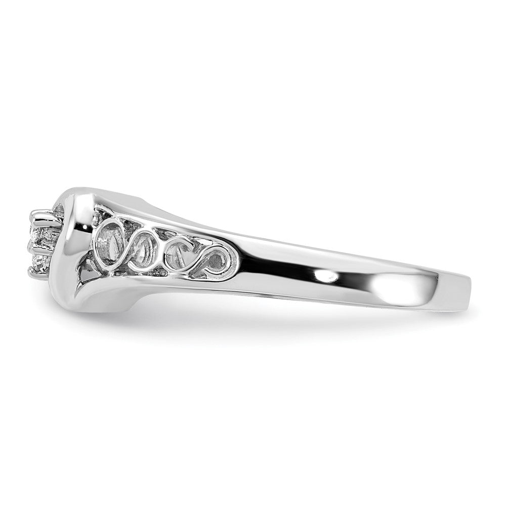14k White Gold VS Diamond heart ring