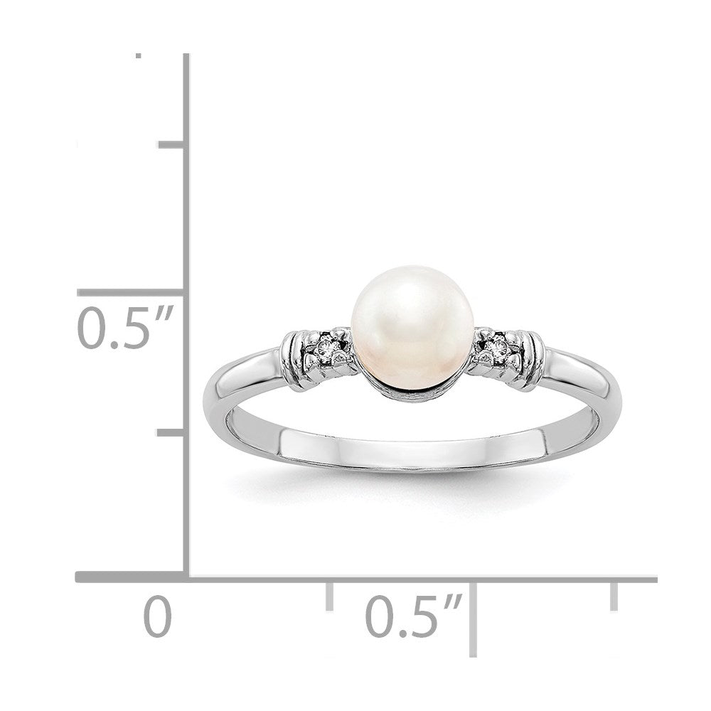 14k White Gold 5mm FW Cultured Pearl VS Diamond ring