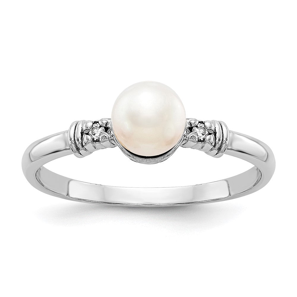 14k White Gold 5mm FW Cultured Pearl A Diamond ring