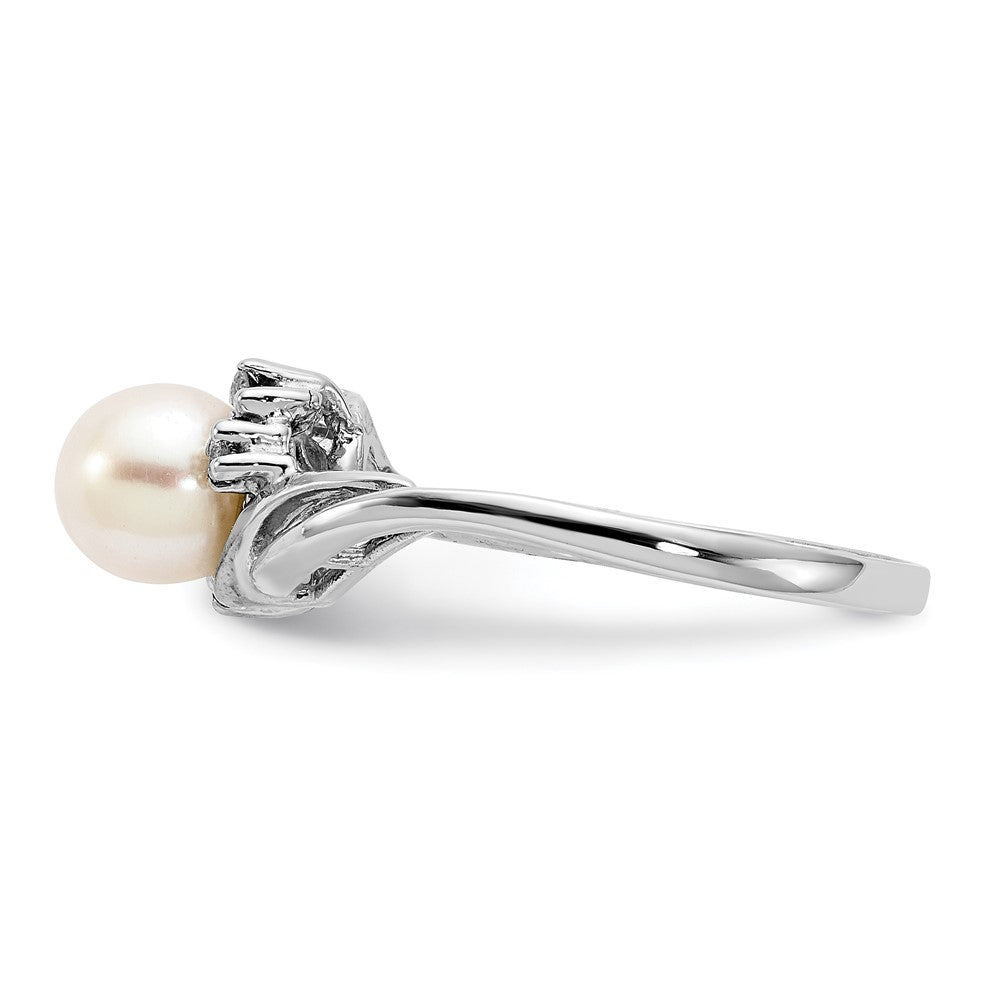 14k White Gold 6mm FW Cultured Pearl VS Diamond ring
