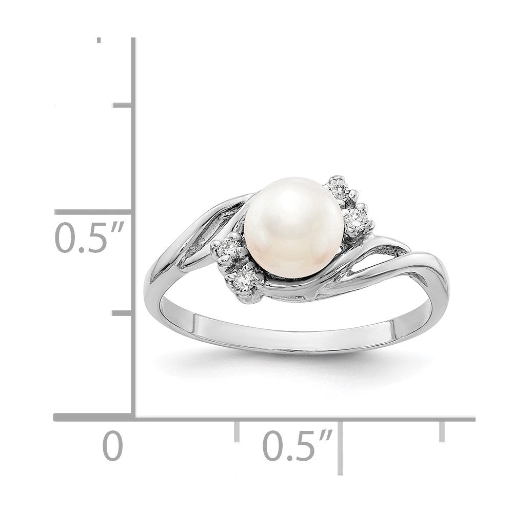 14k White Gold 6mm FW Cultured Pearl A Diamond ring
