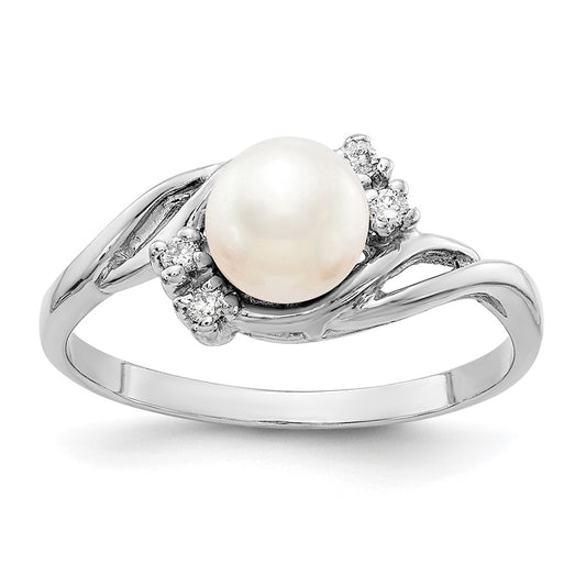14k White Gold 6mm FW Cultured Pearl A Diamond ring