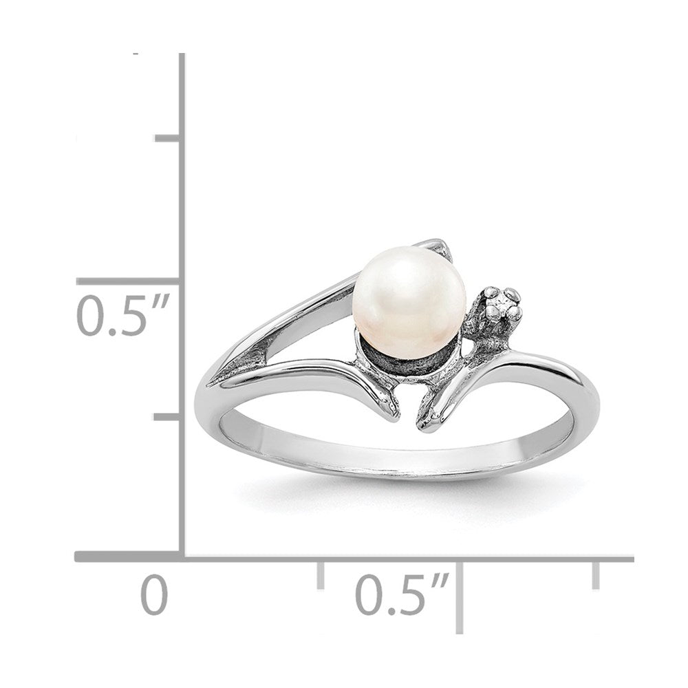 14k White Gold 5mm FW Cultured Pearl VS Diamond ring