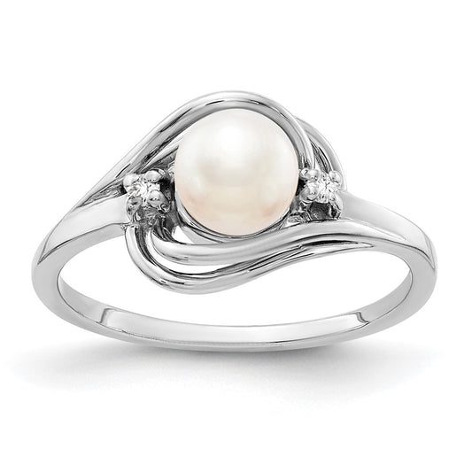 14k White Gold 5.5mm FW Cultured Pearl VS Diamond ring