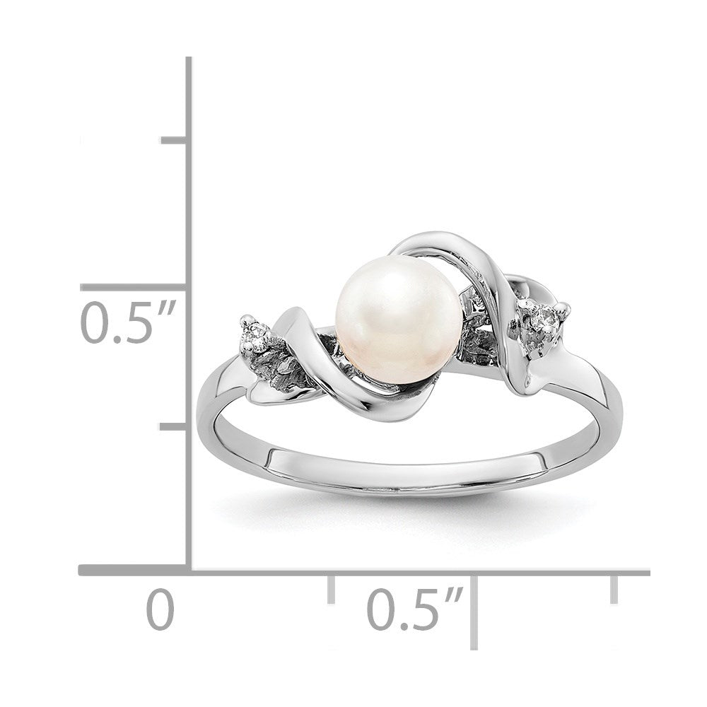 14k White Gold 5.5mm FW Cultured Pearl AAA Diamond ring