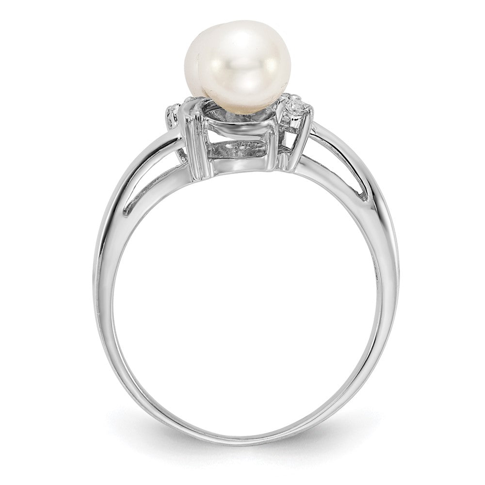 14k White Gold 5.5mm FW Cultured Pearl AAA Diamond ring