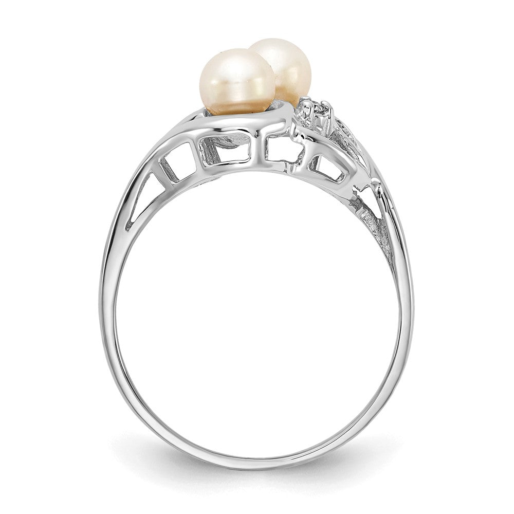 14k White Gold 4.5mm FW Cultured Pearl VS Diamond ring