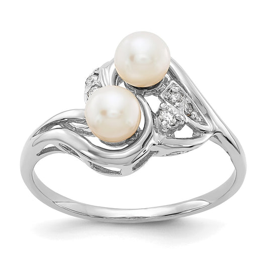 14k White Gold 4.5mm FW Cultured Pearl VS Diamond ring