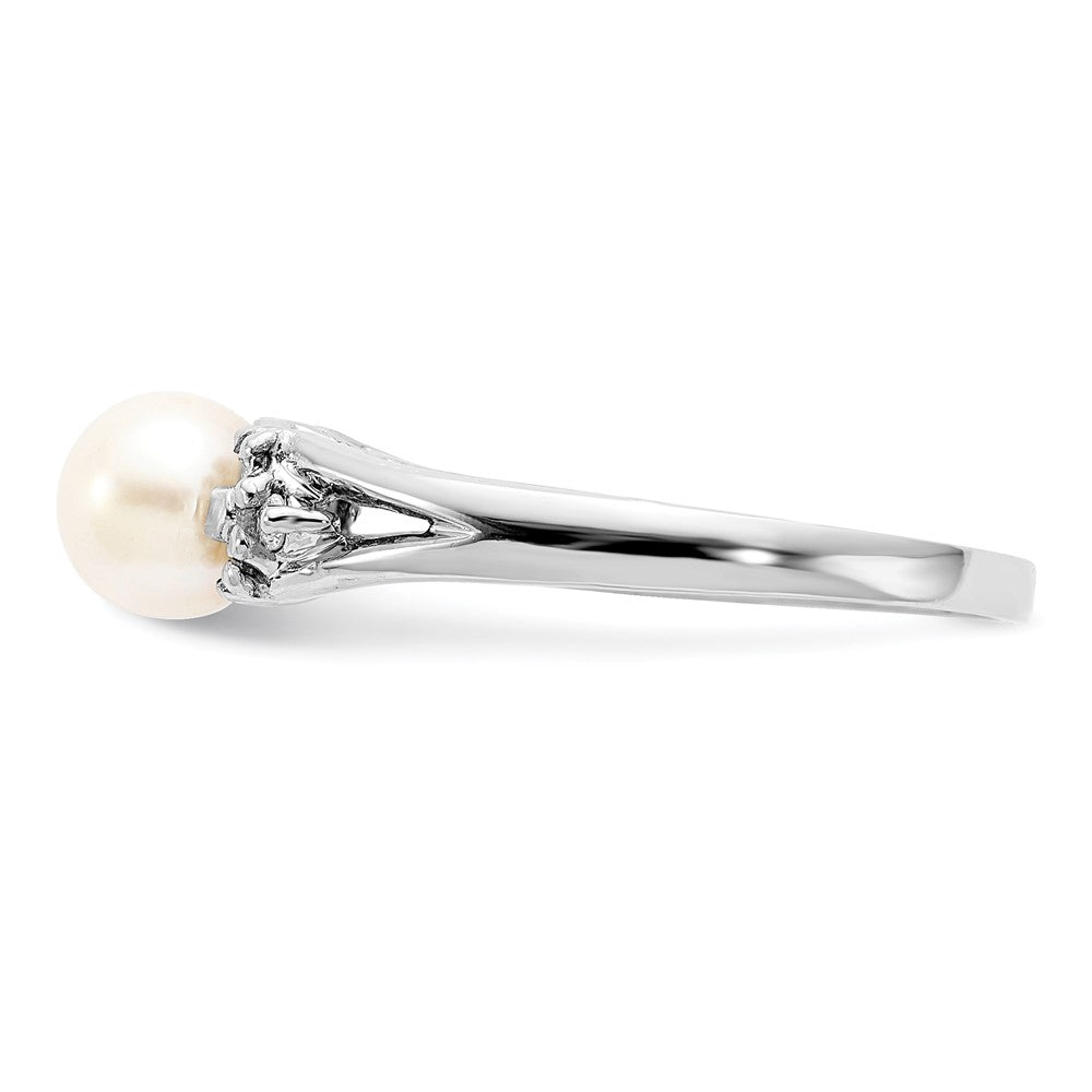 14k White Gold 6mm FW Cultured Pearl AA Diamond ring