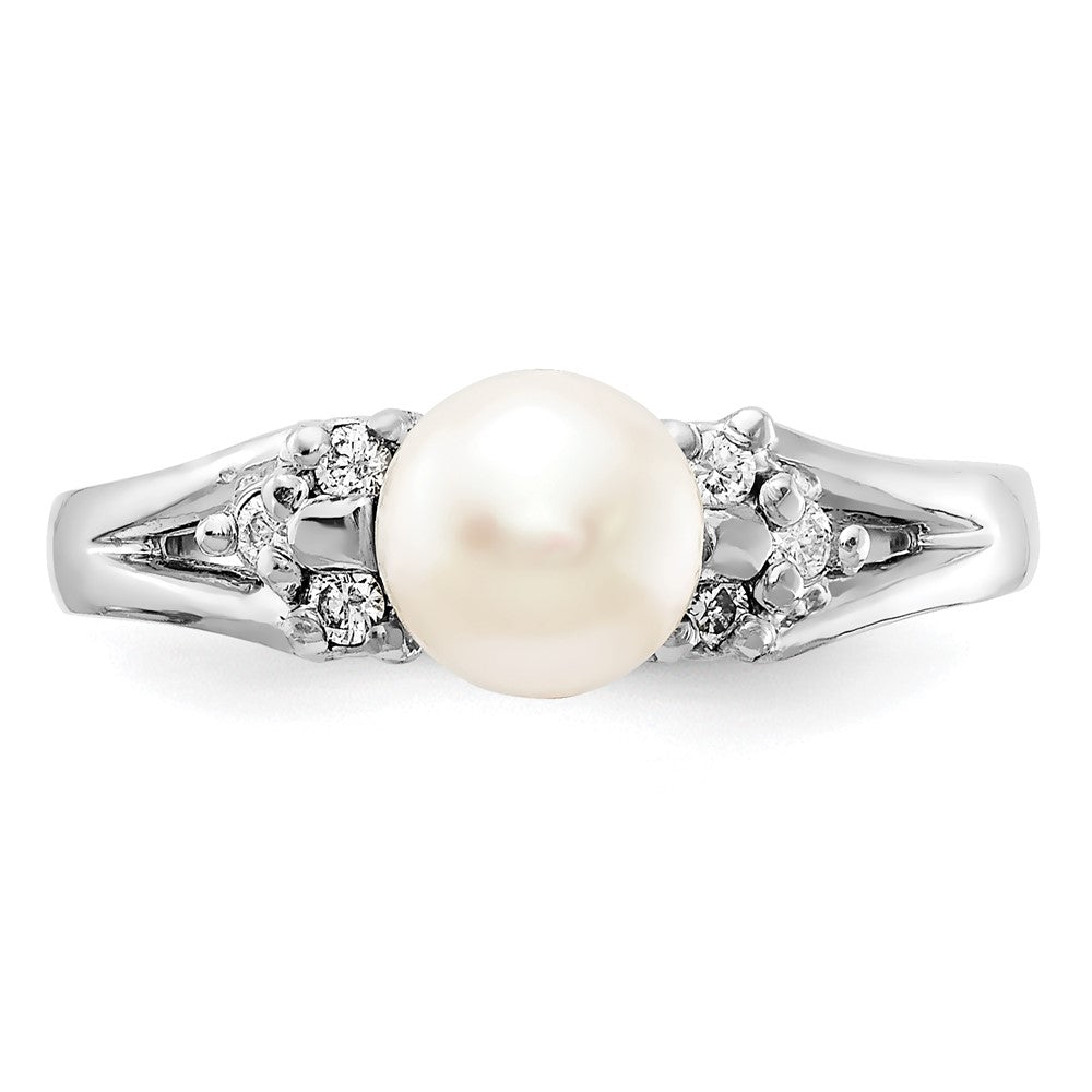 14k White Gold 6mm FW Cultured Pearl VS Diamond ring