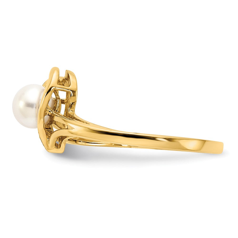 14k 4.5mm FW Cultured Pearl AA Diamond ring